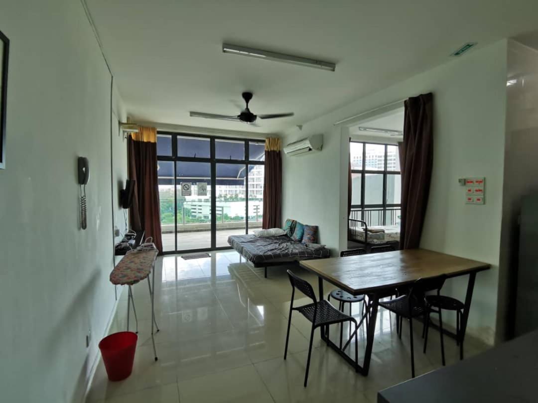 Vista Alam Serviced Apartment Near Idcc Sacc Pkns Uitm Msu Avisena Shah Alam Ngoại thất bức ảnh