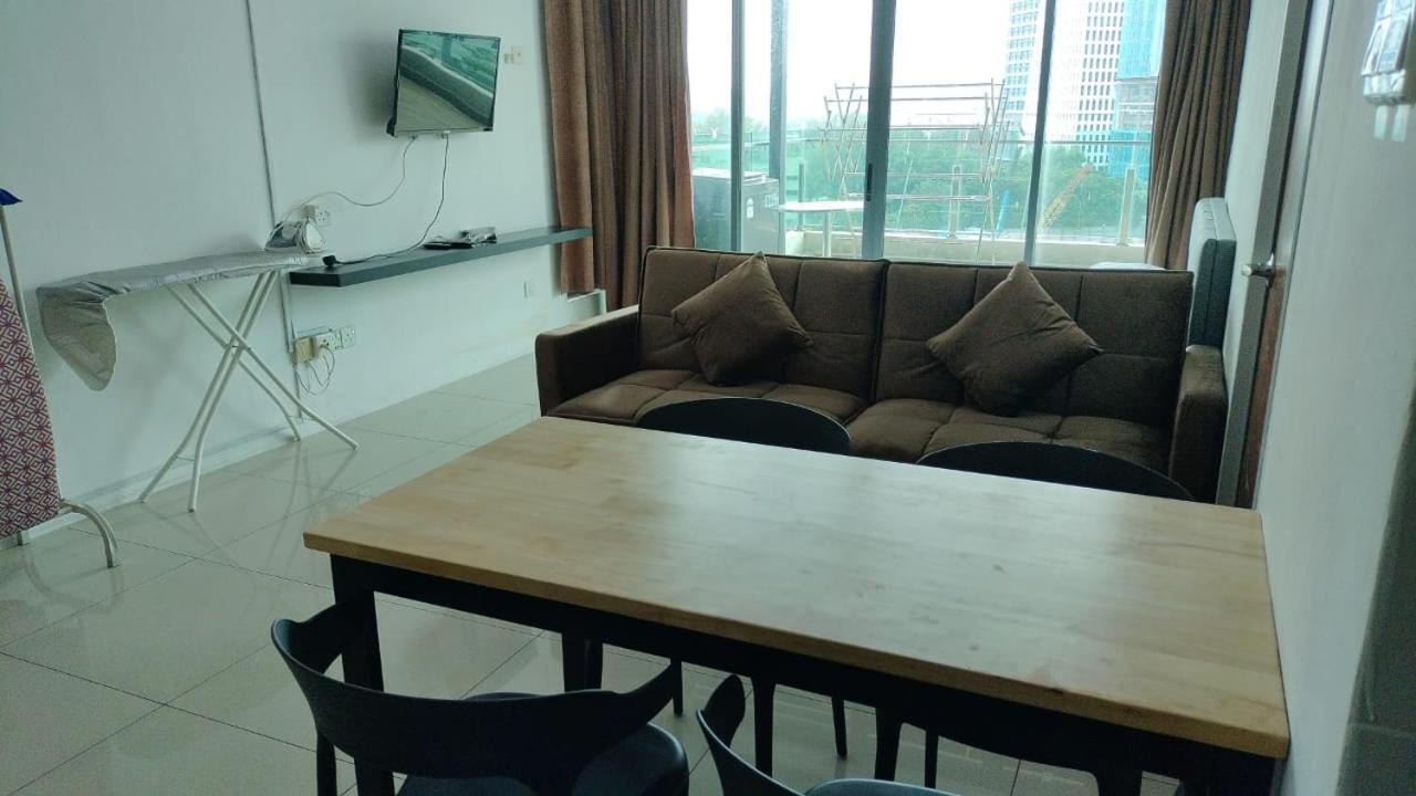 Vista Alam Serviced Apartment Near Idcc Sacc Pkns Uitm Msu Avisena Shah Alam Ngoại thất bức ảnh